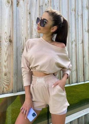 Комфортный и стильный костюм - кроп топ и шорты