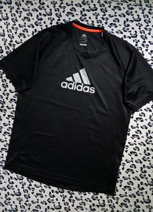 Спортивная футболка от adidas
