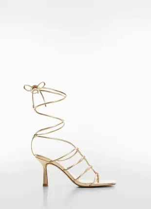 Металлизированные босоножки на каблуке