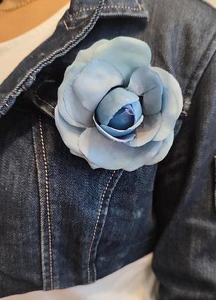 Синя троянда брошка, брошка квітка