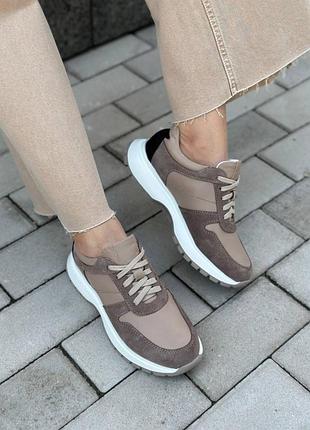 Кроссовки женские кожаные бежевые из вставками замши