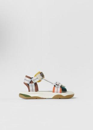 Босоніжки zara