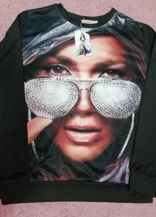 Світшот в наявності.