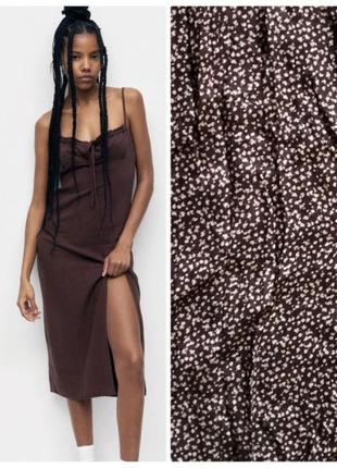 Платье в милый принт на тоненьких бретелях из новой коллекции pull &amp; bear размер xs/s