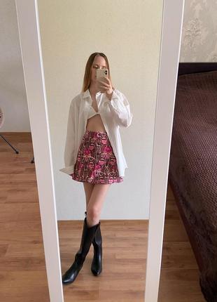 Вельветовая юбка длины мини в цветочный принт9 фото