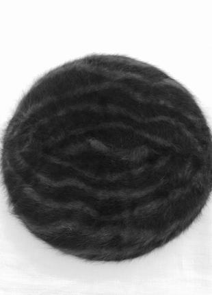 Мягкий и пушистый берет h&m.