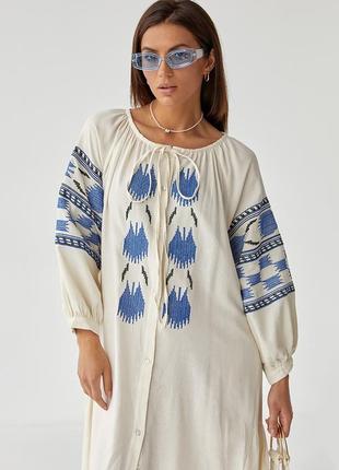 Плаття-сорочка вільного крою з вишивкою