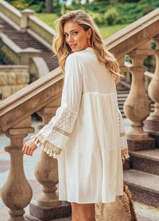 Коротка сукня з вишивкою