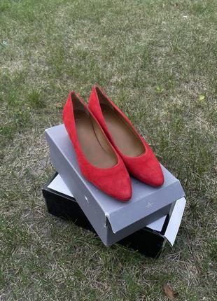 Красные женские туфли aquatalia red suede pasha pumps на каблуке, 41,5 размер1 фото