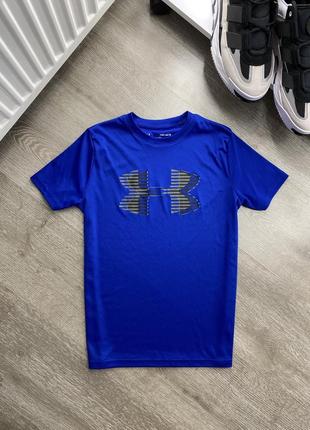 Спортивна футболка under armour