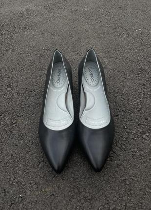 Женские черные кожаные туфли на каблуке skypro ximena suarez blue ocean, 41,5 размер2 фото