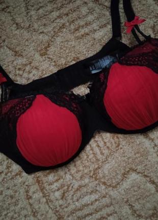 Бюстгальтер