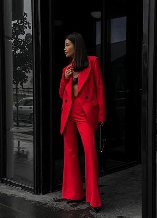 Костюм жіночий класичний однотонний оверсайз піджак на гудзиках штани вільного крою на високій посадці на гудзику якісний стильний червоний малиновий1 фото