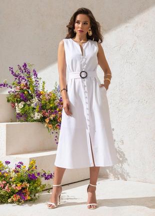 Элегантное платье без рукавов с узким треугольным вырезом