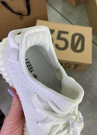 Кроссовки adidas yeezy boost 350 v2 triple white  белые ob1955 фото