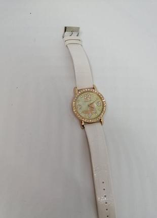 Годинник нові, дуже красиві з камінчиками,