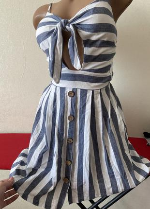 Платье сарафан в полоску с декольте на завязке с