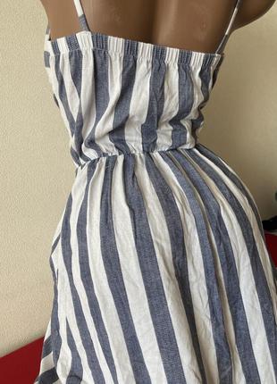 Платье сарафан в полоску с декольте на завязке с