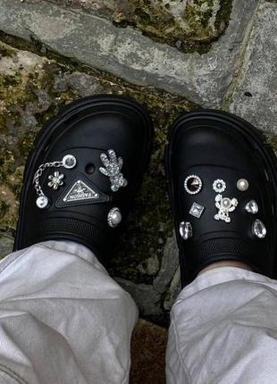 Крутые женские кроксы сабо вместе с джибитсами jibbitz . crocs / сабо8 фото