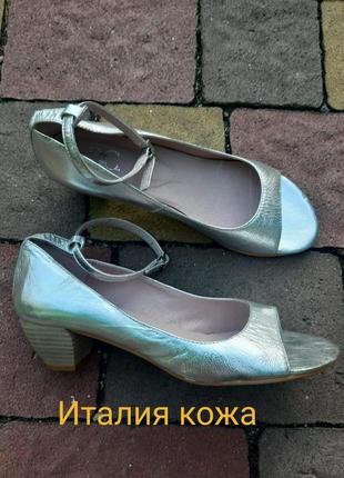 Шкіряні туфлі італія