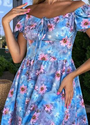Нежное платье в цветочный принт с рукавами фонариками и завязкой на груди6 фото