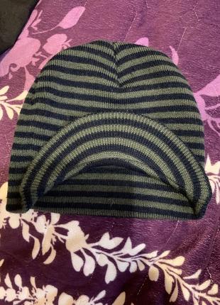 Шапочка з козирком