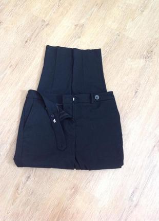 Новые базовые зауженные штаны брючки  с карманами next размер 10-124 фото