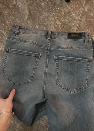 Прямые джинсы с необработанным краем3 фото