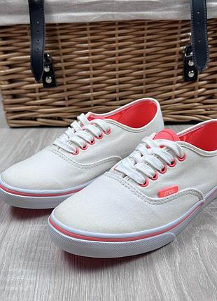 Жіночі оригінальні кеди vans