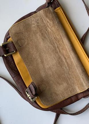 Желто-коричневая кожаная сумка3 фото