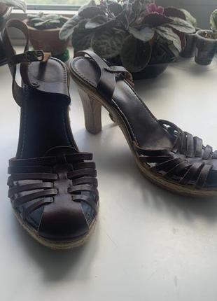 Кожаные босоножки, 41 р