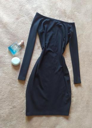 Классное базовое качественное платье в рубчик со спущенными плечами2 фото