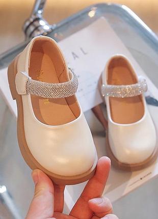 Туфлі для дівчинки