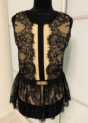 Шикарна мереживна блуза з баскою