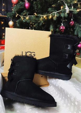 Женские замшевые чёрные высокие зимние сапоги/уги/угги с бантом ugg black 2 stripe6 фото