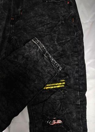 Чоловічі джинси модні молодіжні завужені рвані з латками9 фото
