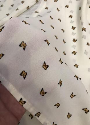 Ніжна блуза на пуговках з метеликами new look8 фото