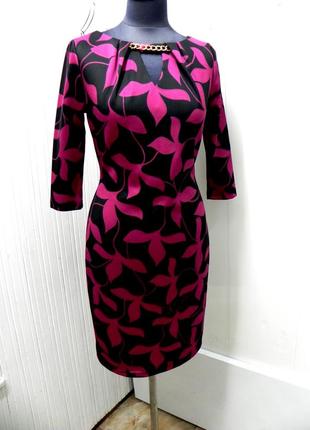 Красивое платье в цветочный принт 44,46