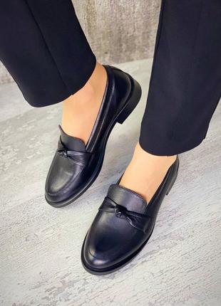 Зручні туфлі на низькому каблуку