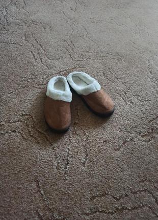 Шлепки, домашние тапочки, шлепанцы
