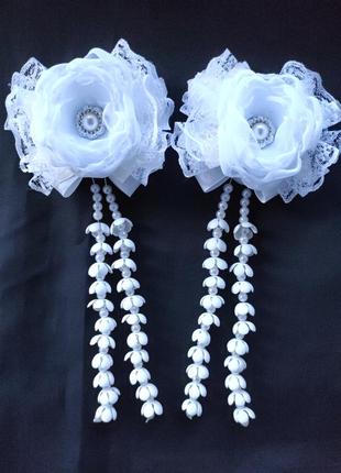 Шкільні бантики з підвісками з квітів і перлів, бантики білі