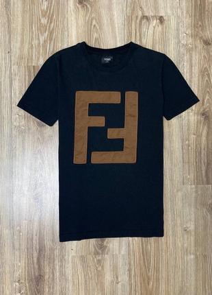 Футболка от фирмы fendi