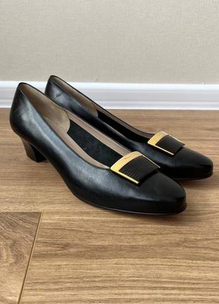 Кожаные туфли salvatore ferragamo low heels1 фото