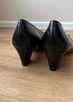 Кожаные туфли salvatore ferragamo low heels5 фото