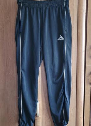 Спортивные штаны на манжете асокая посадка adidas m