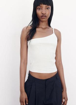 Белый асимметричный топ рубчик zara майка на одно плечо зара