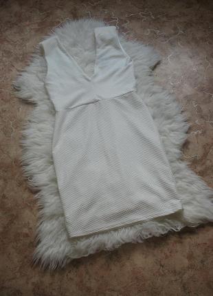 Белое платье  из фактурного трикотажа missguided1 фото