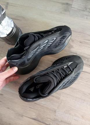 Оригинальные кроссовки adidas yeezy 700 v3
