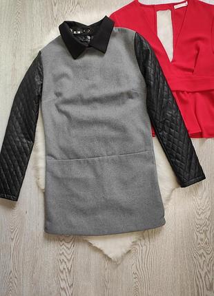 Теплое серое короткое платье черными кожаными рукавами черным воротником фетр плотное