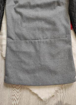 Теплое серое короткое платье черными кожаными рукавами черным воротником фетр плотное